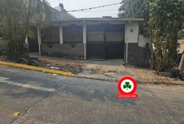 Venta de Casa de Esquina con Paqueo para 5 Vehículos, Acceso Rápido al Mercado Zonal Belen Tegucigalpa