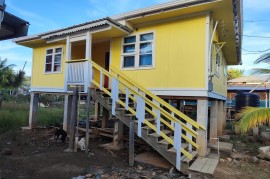 Venta de Casa La Punta, Coxen Hole Roatán