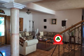 Venta de Casa 2 Niveles, con Apartamentos en una Excelente Ubicación Tegucigalpa